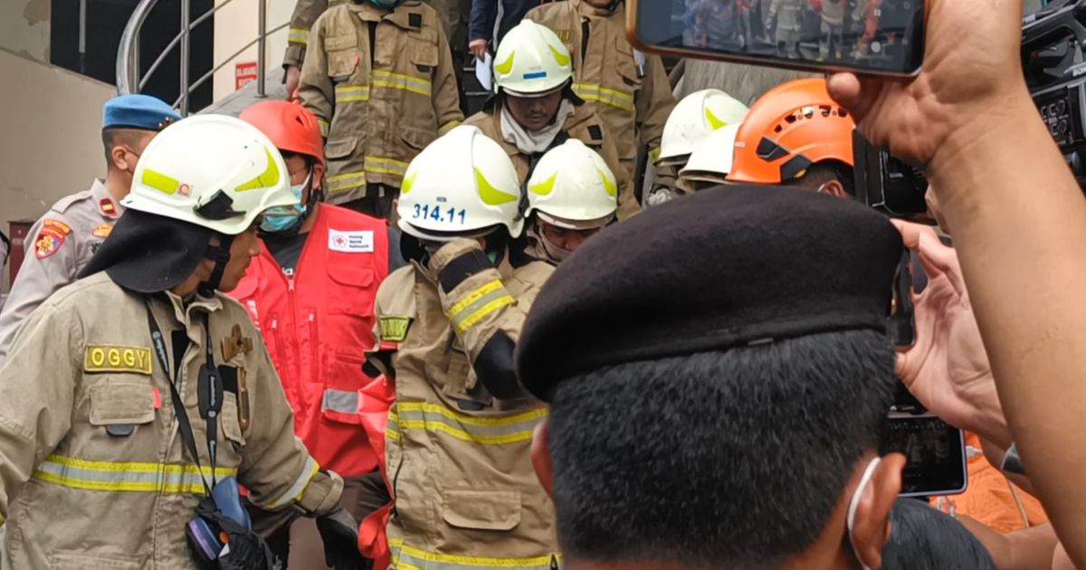 Satu dari Tujuh Orang Hilang dalam Kebakaran Glodok Plaza Ditemukan, Kondisi Sudah Tidak Bisa Dikenali