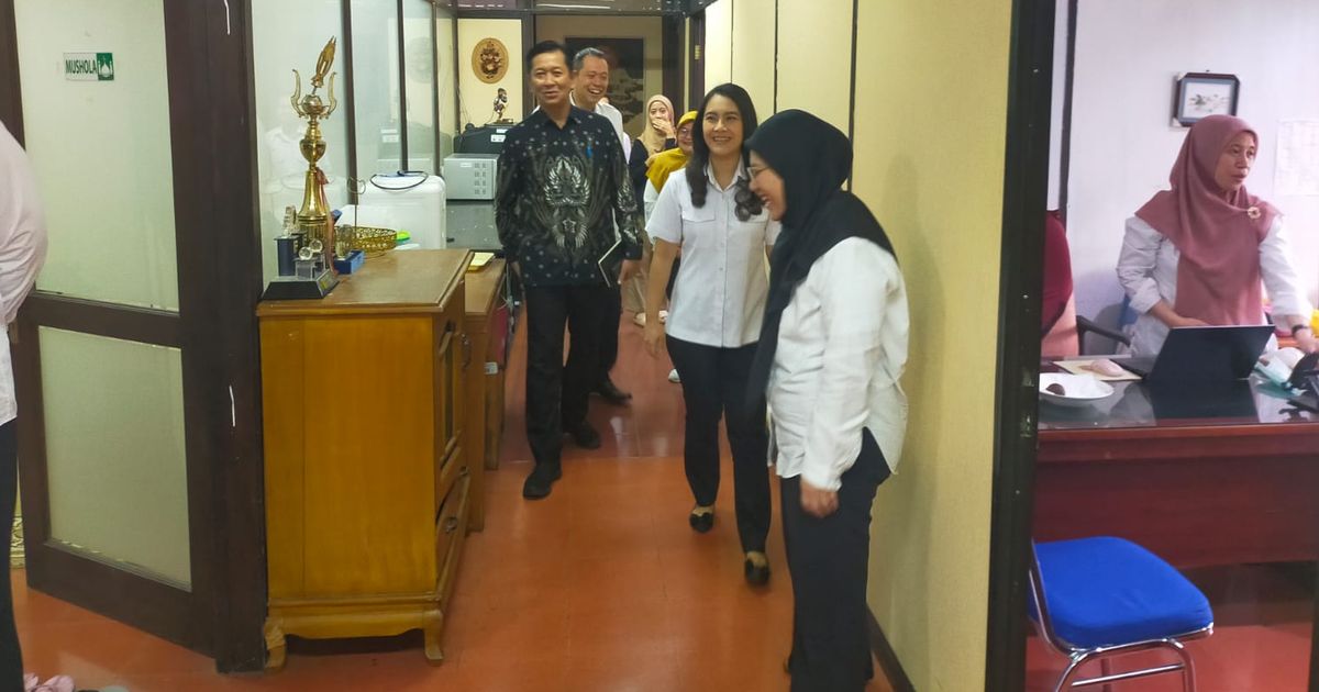 Momen Wamen Cantik di Kabinet Prabowo Ini Sidak Absensi Anak Buah Usai Libur Natal dan Tahun Baru