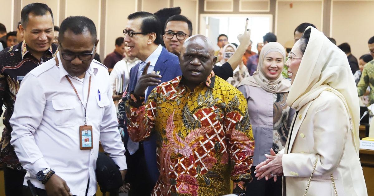 Cerita Menteri HAM Natalius Pigai 13 Tahun Tidak Punya Istri: Hanya 3 Pacar