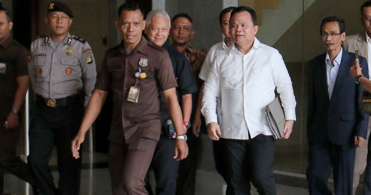 Blak-blakan Ronny Sompie Usai Diperiksa KPK Terkait Data Perlintasan Harun Masiku