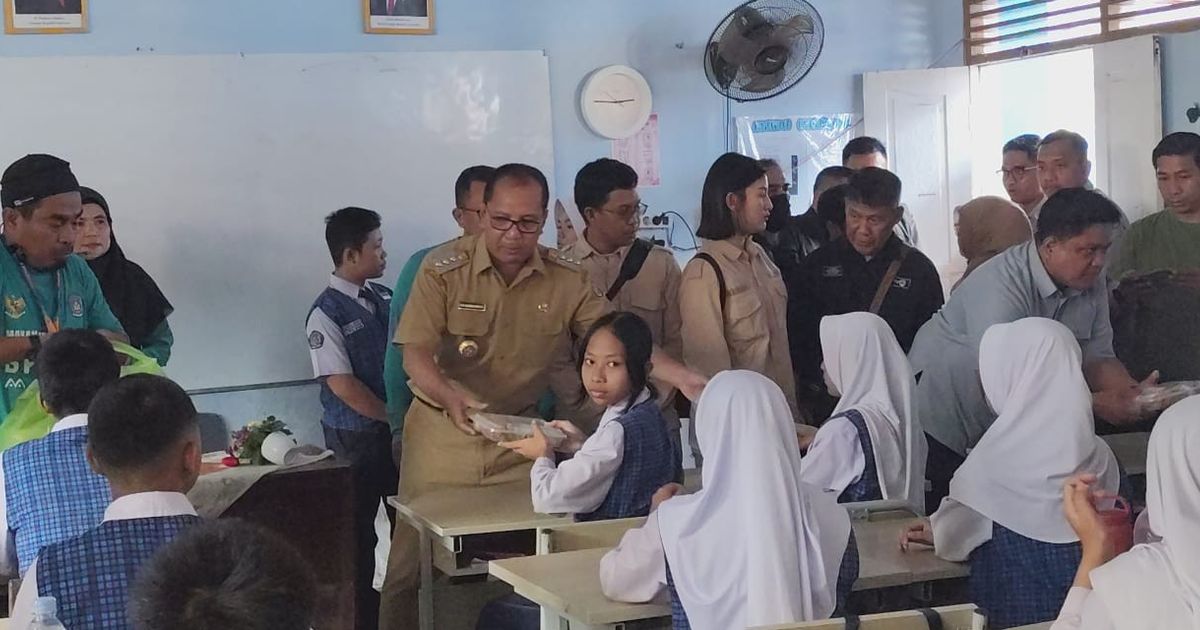 Potret Menu Makan Bergizi Gratis di Makassar, Siswa: Enak Rasanya, Harus Ganti Tiap Hari