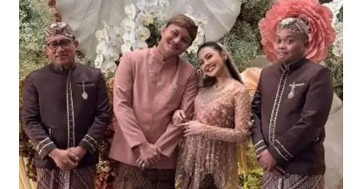 Potret Pengajian 7 Bulanan Kehamilan Mahalini yang Digelar Mewah, Bumi Tampil Cantik dan Menawan dengan Kebaya Pink