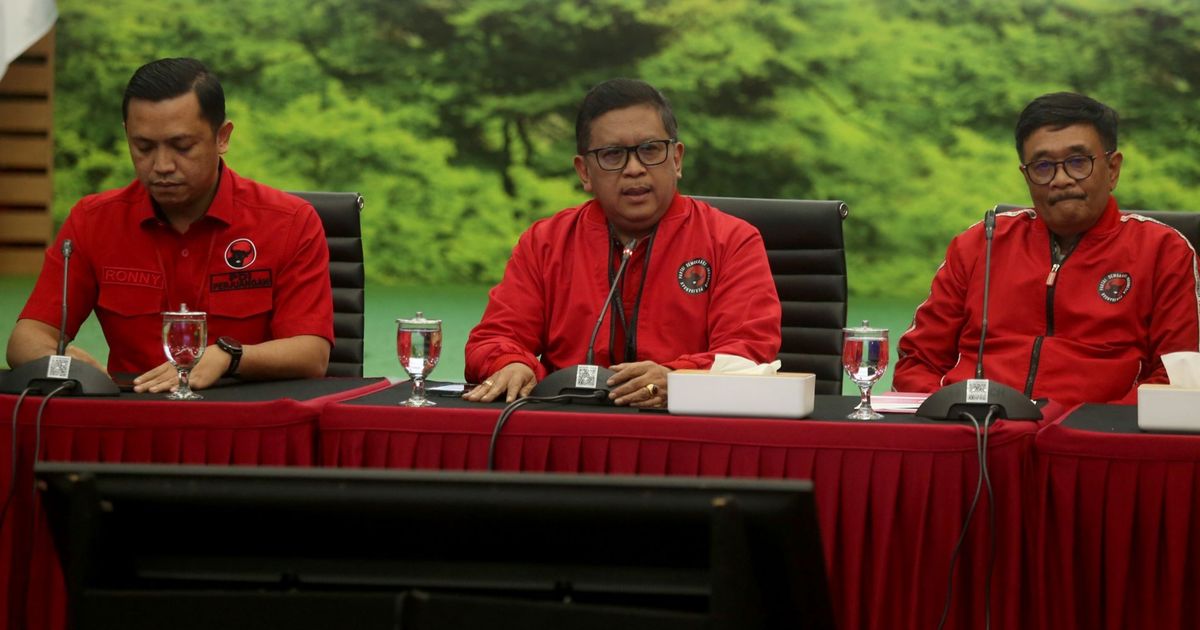 FOTO: Momen Hasto Kristiyanto Muncul Pertama Kali usai Jadi Tersangka dan Rumah Diobok-obok KPK