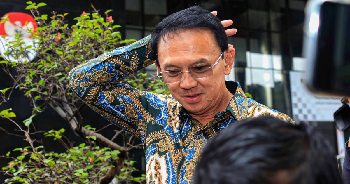 VIDEO: Ngeri Ahok Diperiksa Tersandung di KPK, Nyaris Jatuh