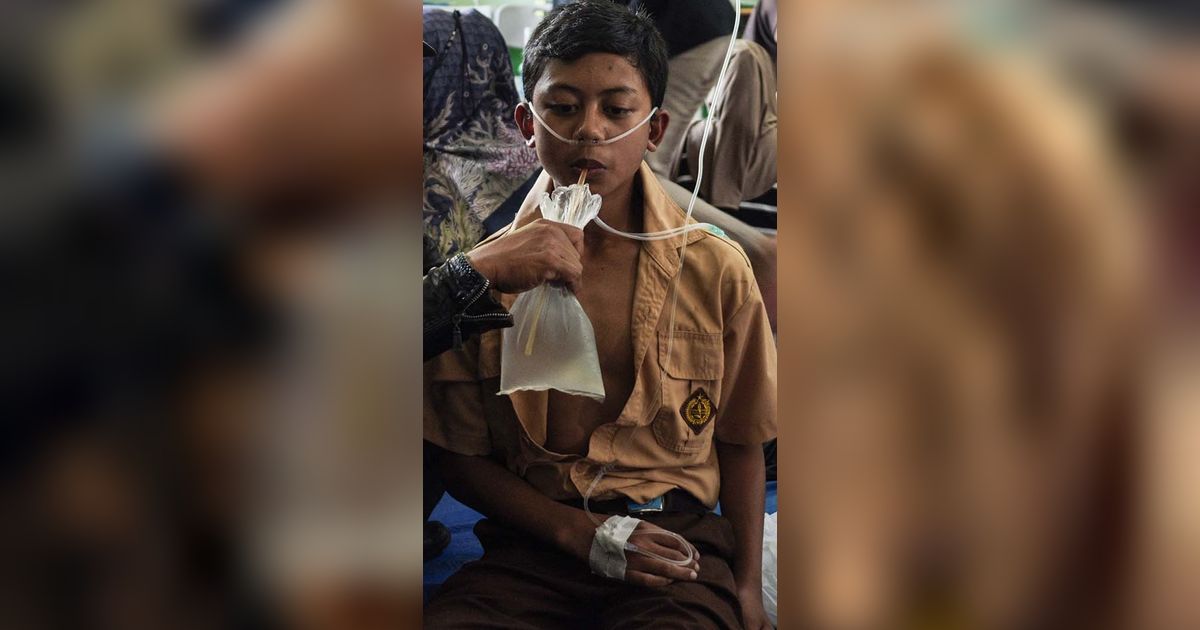 FOTO: Terulang Lagi! Siswa Bandung Barat Keracunan Massal Setelah Makan MBG
