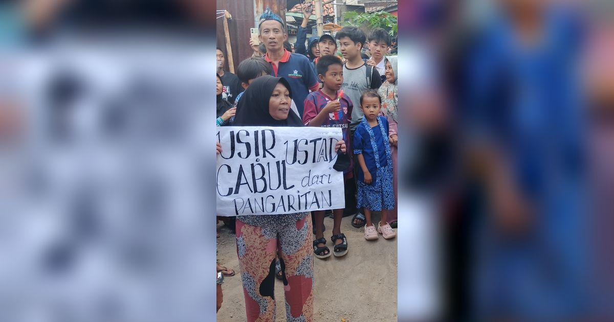 Warga Ramai-Ramai Geruduk Rumah Guru Ngaji karena Diduga Berbuat Cabul, Korbannya 10 Perempuan