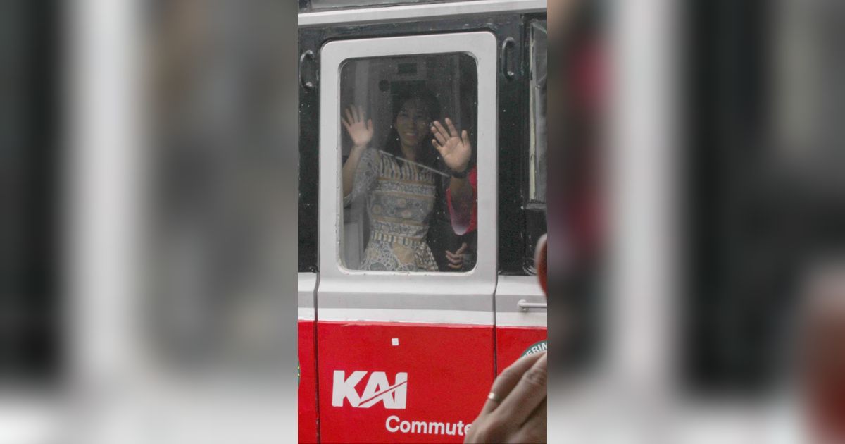 FOTO: Arigato KRL,  Perjalanan Terakhir Kereta Legendaris Eks Jepang di Jabodetabek