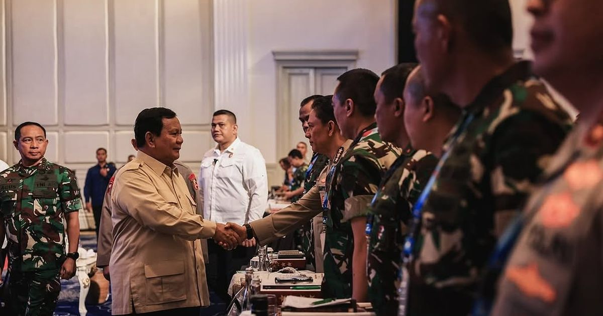 VIDEO: Momen Prabowo Absen Jenderal TNI & Polri, Satu Mayor Disebut Langsung Berdiri 