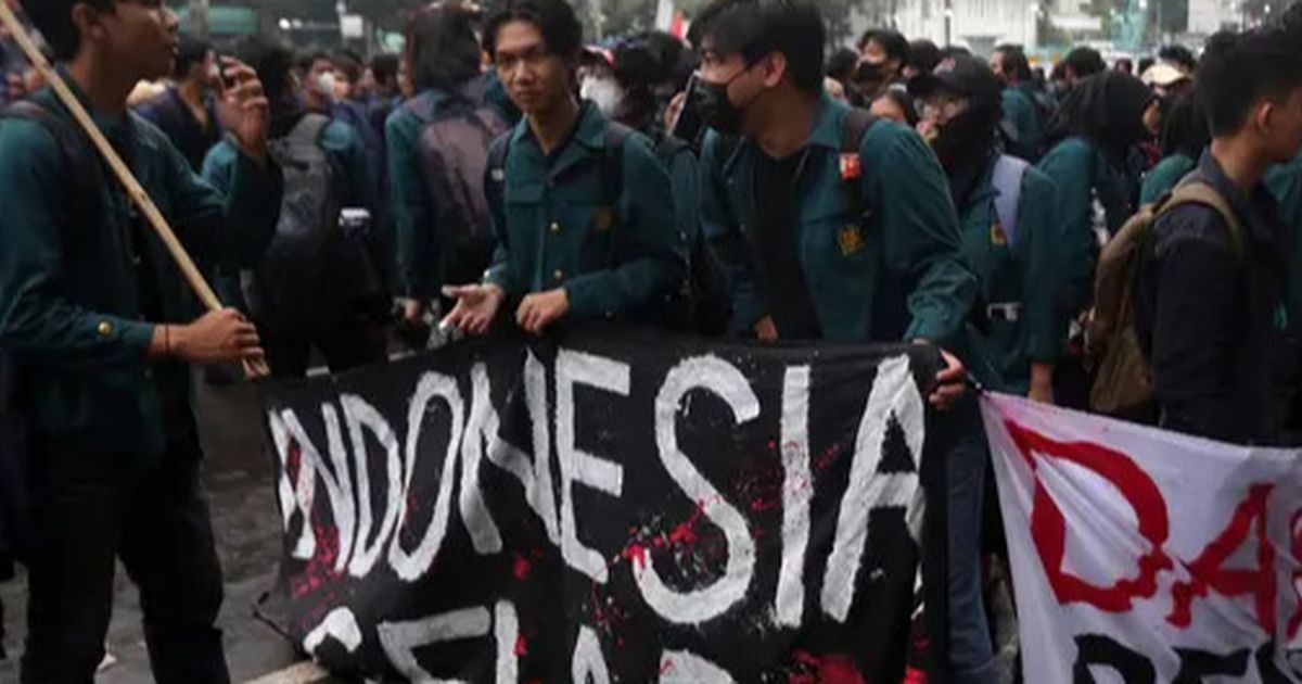 Ogah Ikut Imbauan Polisi, Mahasiswa Tetap Demo di Patung Kuda Bawa 9 Tuntutan Ini