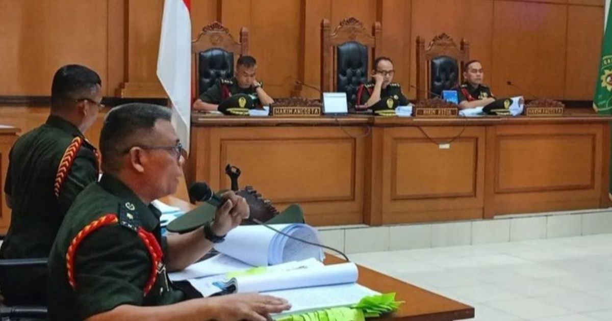 VIDEO: Momen Hakim Militer Emosi Tanya TNI Terdakwa Penembakan Bos Rental di Awal Sidang Tuntutan