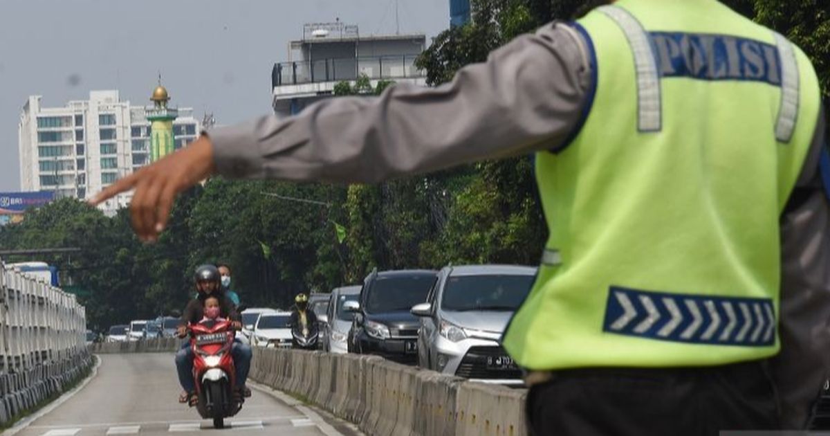 Viral Pemotor Bongkar Pembatas Jalur Transjakarta karena Hindari Razia, Begini Faktanya