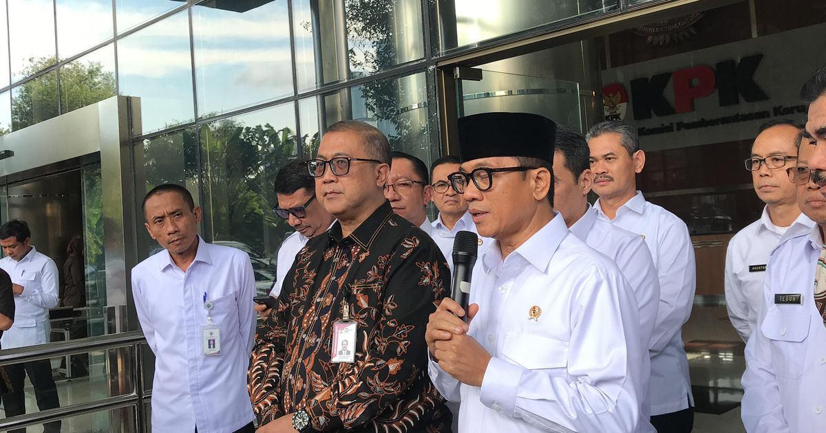 VIDEO: Mendes Yandri Lapor ke KPK, Ungkap Akal Licik Kades Pakai Dana Desa Buat Judi Online
