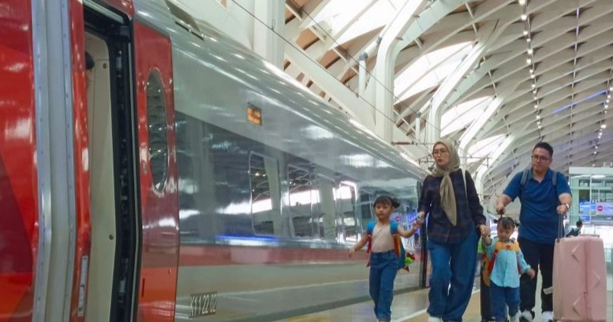 Penumpang Kereta Cepat Whoosh Diprediksi Tembus 24.000 Orang per Hari di Puncak Mudik Lebaran 2025
