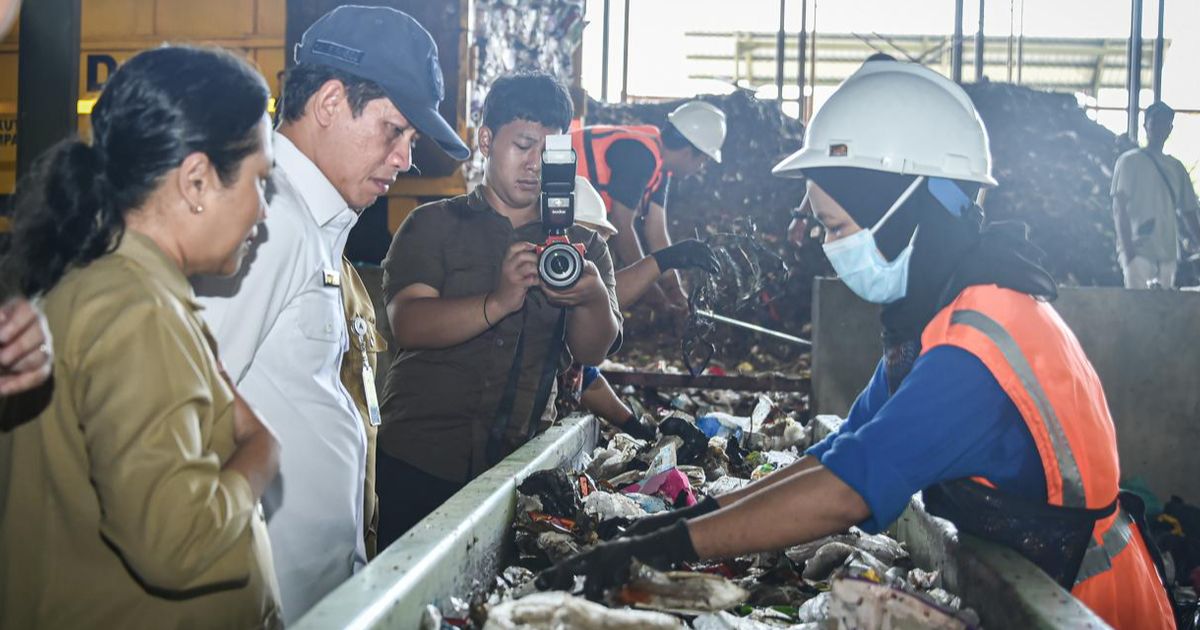 Menteri Lingkungan Hidup Hanif Beberkan Fakta Mengkhawatirkan Pengelolaan Sampah