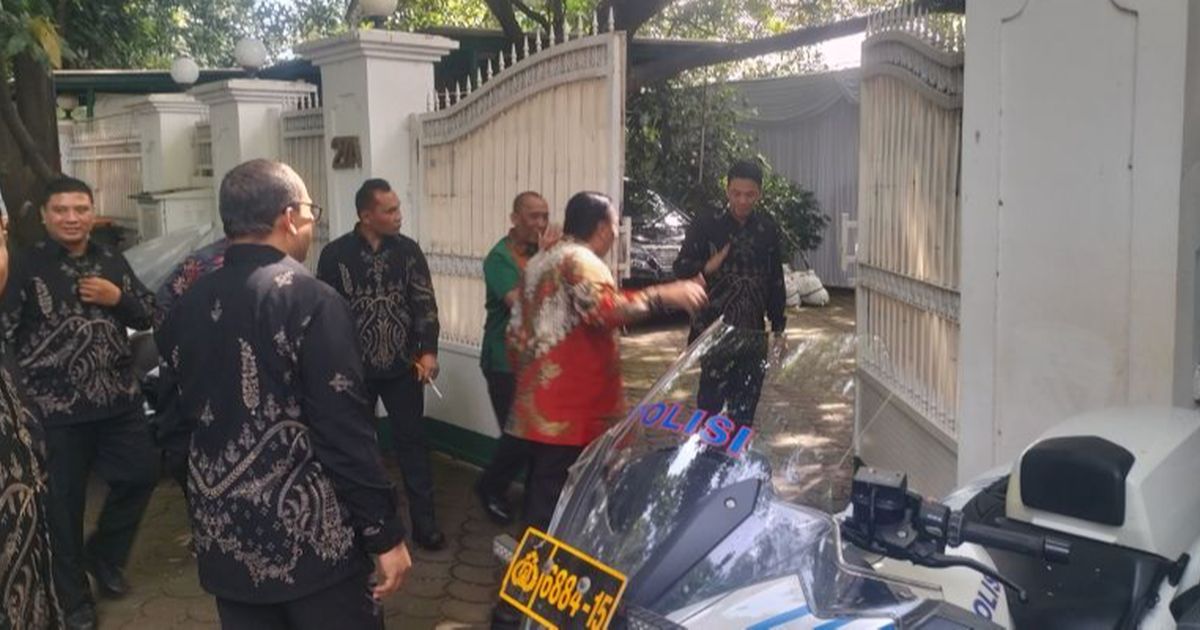 Hari Pertama Lebaran, Tokoh-Tokoh PDIP Sambangi Rumah Megawati