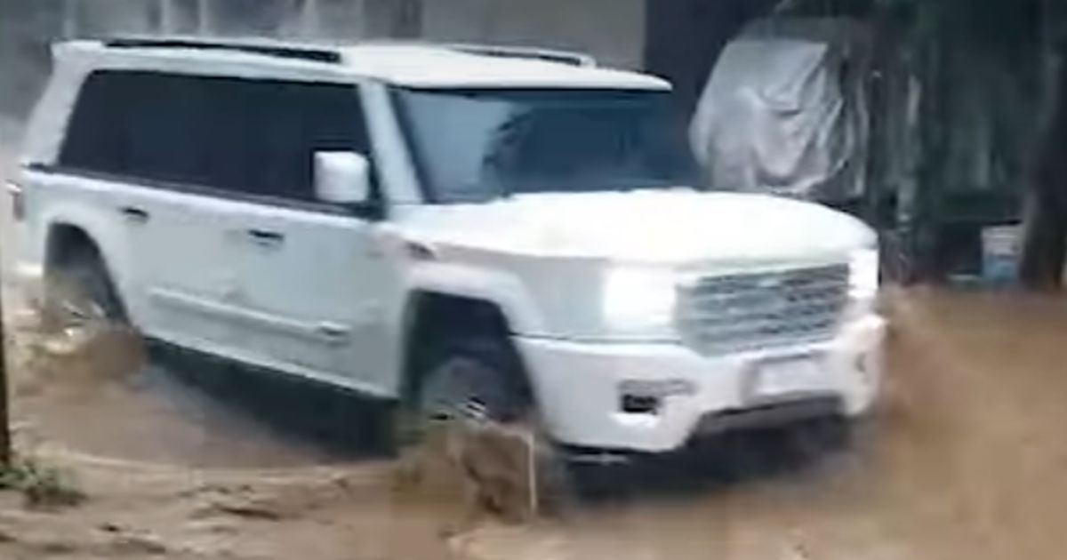 Video: Momen Rombongan Presiden Prabowo Terobos Banjir saat Mau Pulang ke Hambalang
