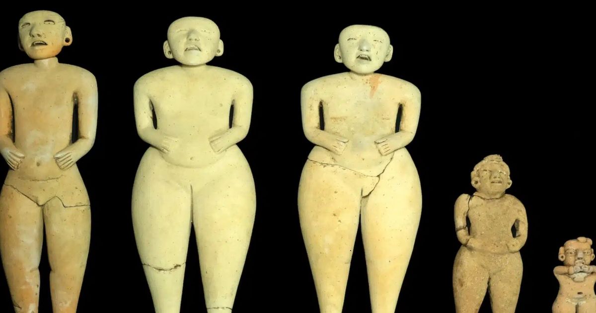Arkeolog Temukan Lima Patung Aneh di Atas Piramida Terbesar dari 400 SM, Ekspresi Wajahnya Bisa Berubah-ubah