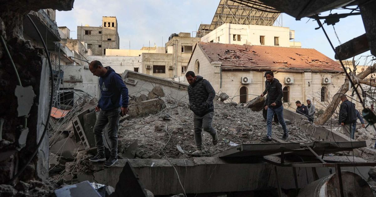 FOTO: Kondisi Terkini Rumah Sakit Al-Ahli Jalur Gaza Hancur Lebur Akibat Serangan Brutal Israel