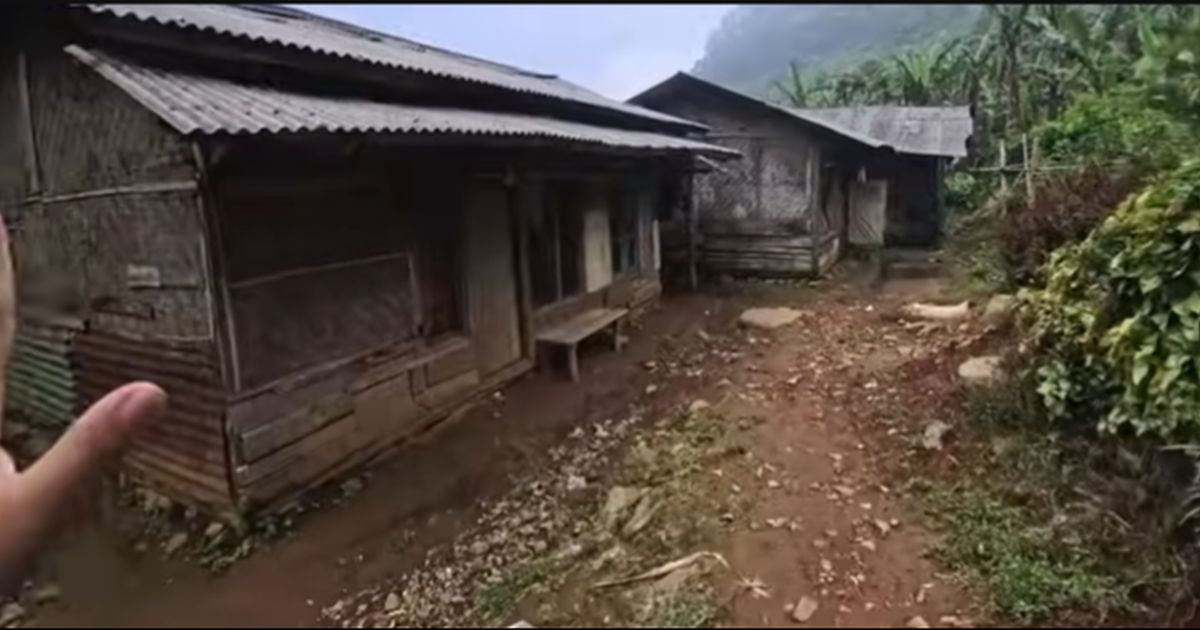 Miris di Jawa Barat ada Desa yang Paling Menyedihkan, Begini Potret Rumahnya di Kaki Gunung Tanpa Listrik