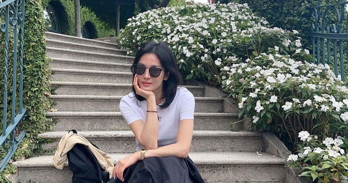 Potret Dulu dan Sekarang Song Hye Kyo, Tampilannya Malah Makin Muda Seiring Bertambahnya Usia