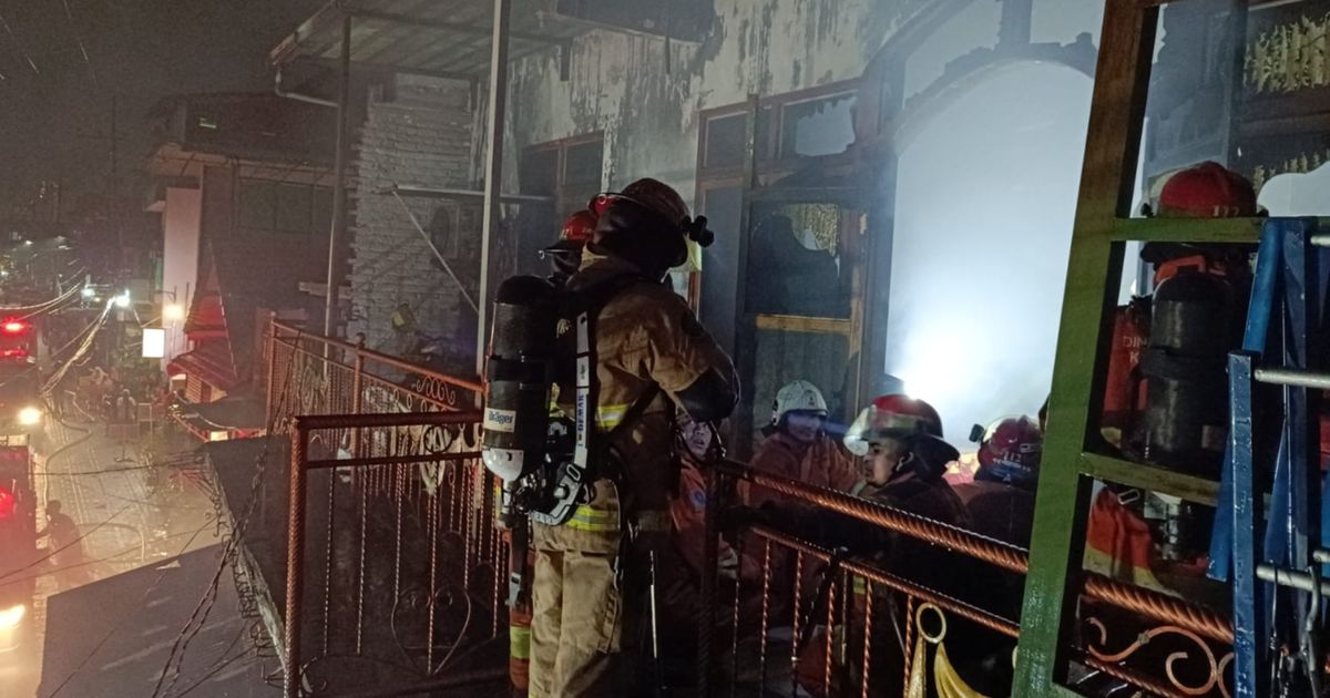Kronologi Ayah dan Anak Tewas Terjebak Kebakaran di Surabaya