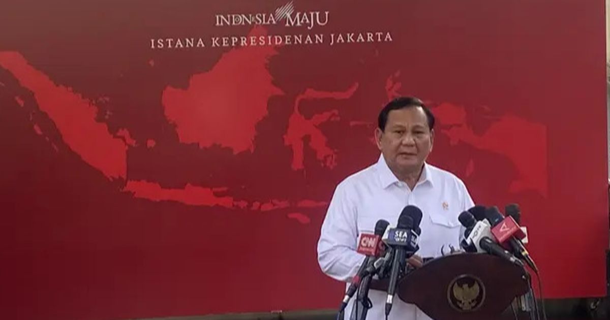 VIDEO: Lirikan Prabowo Bikin Gibran Gercep Salip Mendagri Tito Pelantikan Gubernur di Istana