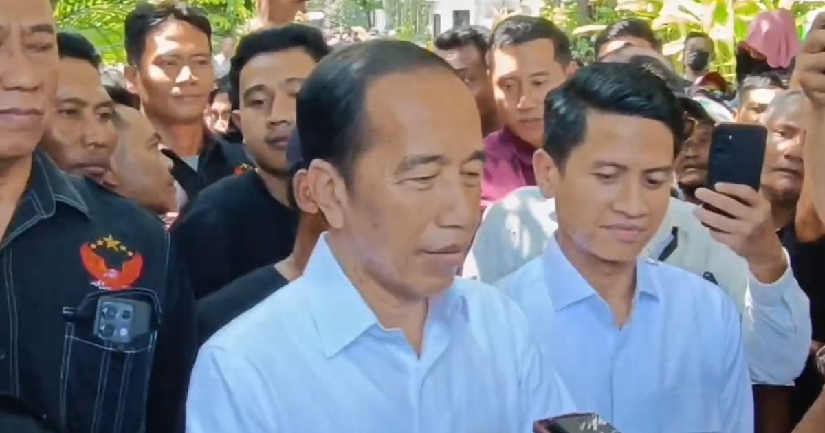 VIDEO: Jurnalis Lihat Transformasi Jokowi di Ijazah, SMA Gondrong saat Kuliah Berkacamata