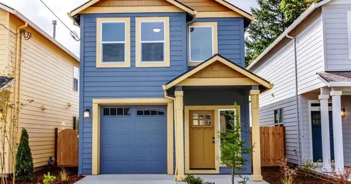 Model Pintu Garasi Minimalis Paling Favorit 2025