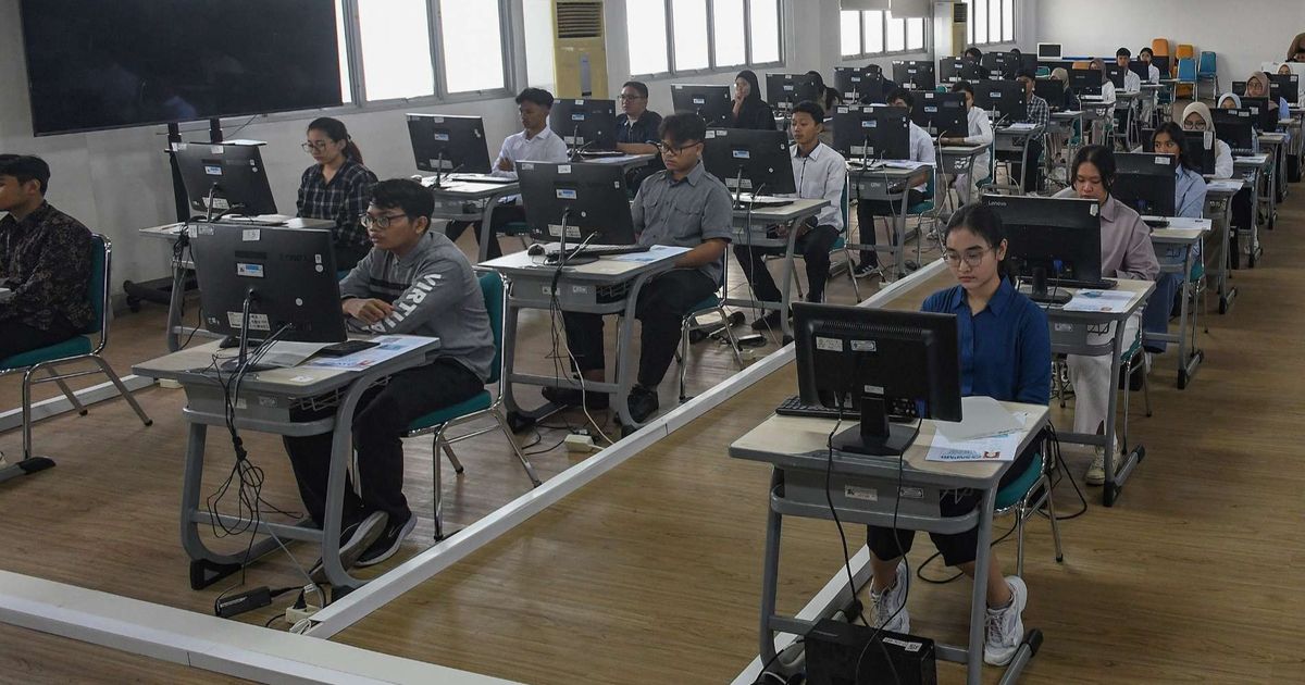 FOTO: Suasana Pelaksanaan UTBK-SNBT 2025 di Kampus UPN Veteran Jakarta