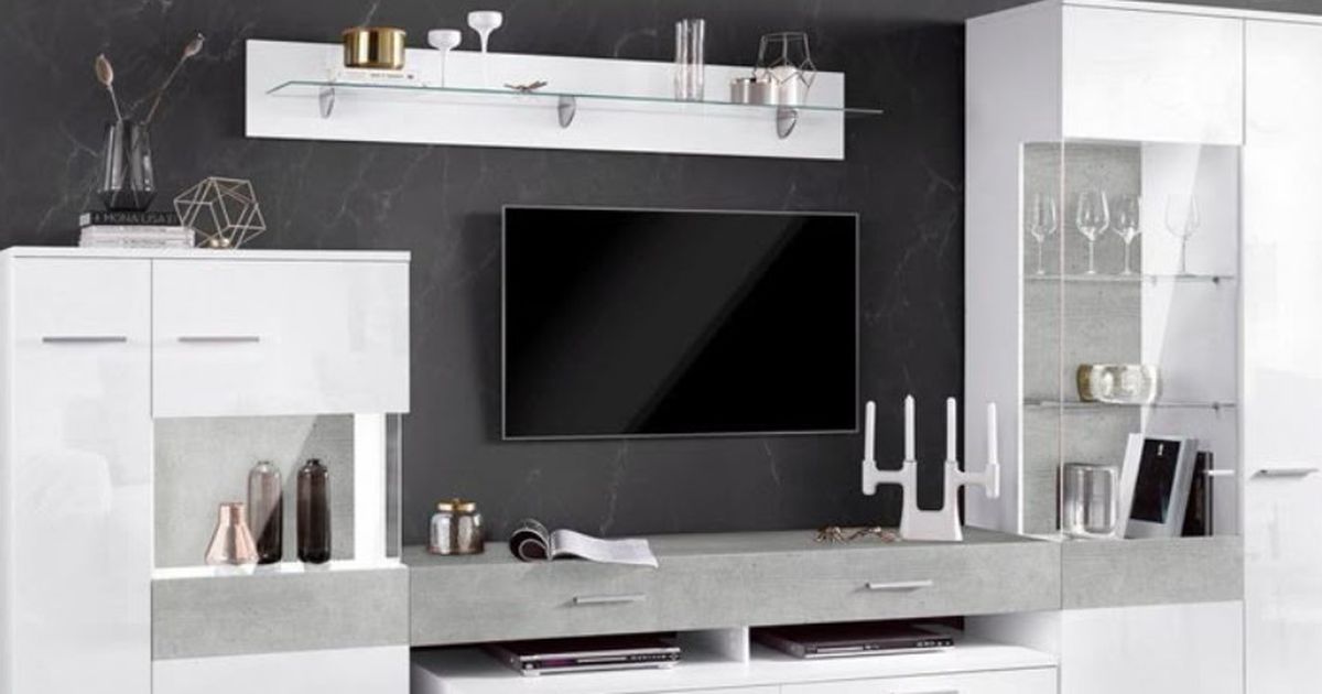 Desain HPL Backdrop TV Minimalis Mewah untuk Ruang Keluarga Modern