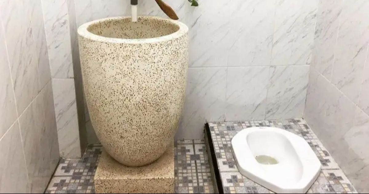 Inspirasi Kamar Mandi Minimalis WC Jongkok yang Estetik dan Fungsional