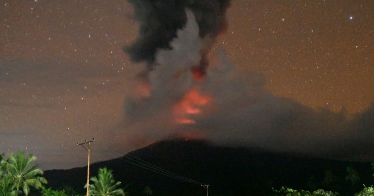 Ledakan Besar Terdengar saat Gunung Lewotobi Laki-Laki 2 Kali Meletus Jumat Dinihari, Semburan Abu Capai 3 Km