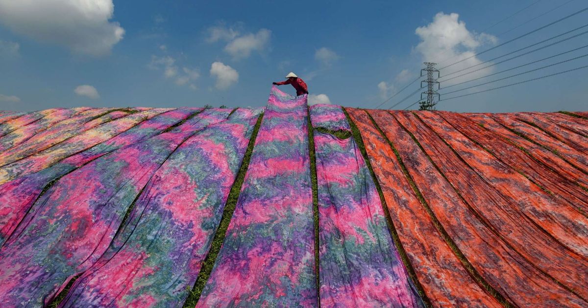 FOTO: Mengintip Pembuatan Kain Warna-warni Mojolaban yang Mendunia di Sukoharjo