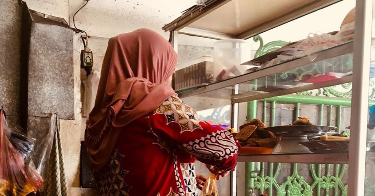 Derita Pengusaha Warteg saat Harga Kedelai Melejit, Ukuran Tempe Mengecil