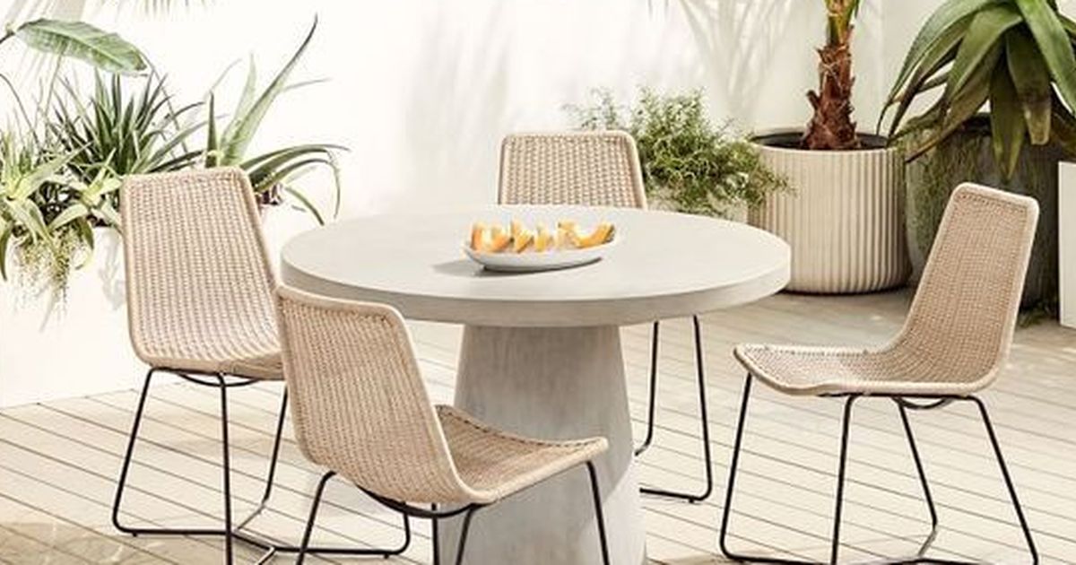 Inspirasi Meja Teras Minimalis untuk Mempercantik Eksterior Rumah