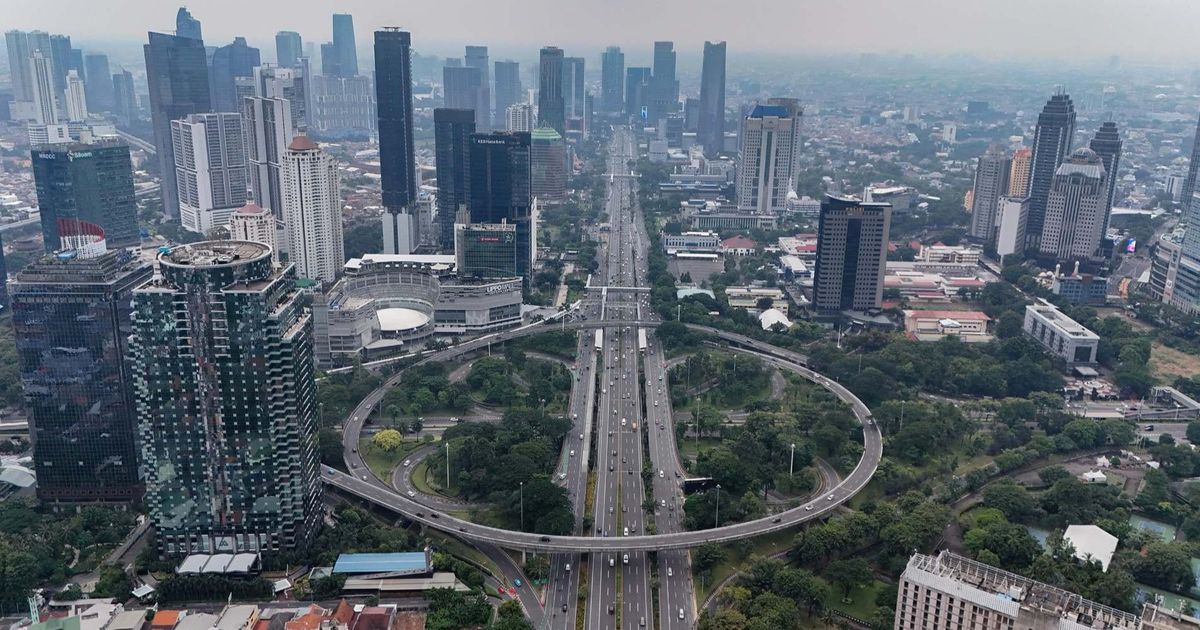 FOTO: Hari Keempat Libur Lebaran, Jalanan Jakarta Masih Sepi dan Bebas Macet!