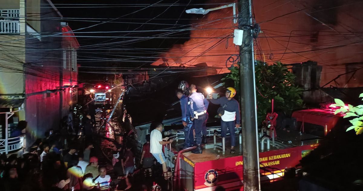 Kebakaran di Perkampungan Padat Penduduk di Makassar, Hanguskan 10 Rumah dan Seorang Lansia Tewas
