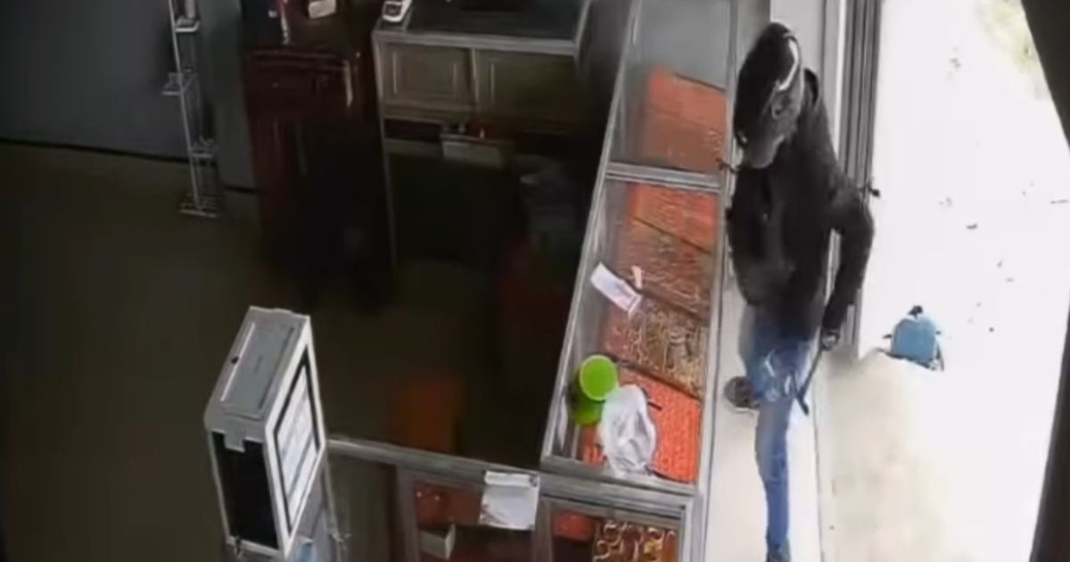 Apes, Mimpi Pemuda Ini jadi Orang Kaya usai Gasak 300 Gram Emas Pupus Gara-Gara HP Jatuh di Lokasi Perampokan