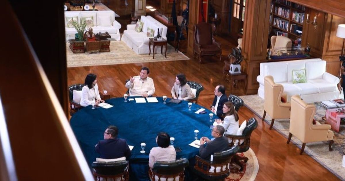 Memperlihatkan Pemerintah Tidak Anti Kritik