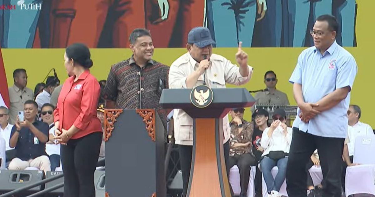 Di Depan Massa, Prabowo Mengaku Presiden Para Buruh dan Orang Susah