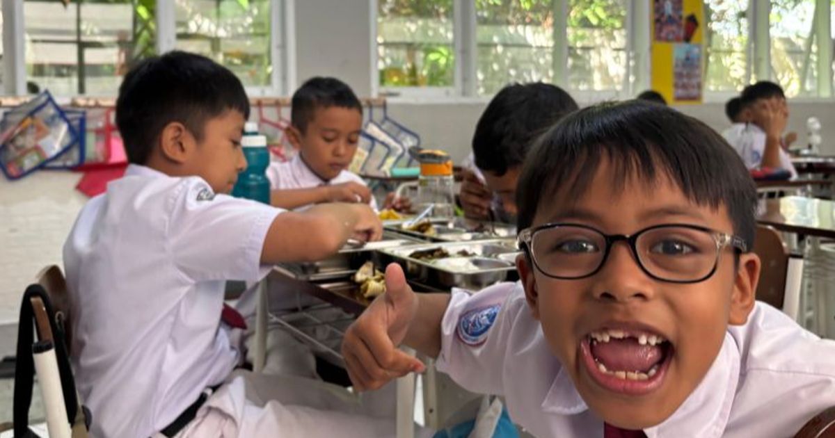 342 Pelajar SMP di Bandung Keracunan Usai Santap MBG
