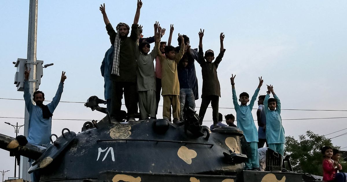 FOTO: Ekspresi Kegembiraan Warga Pakistan Usai Gencatan Senjata India-Pakistan