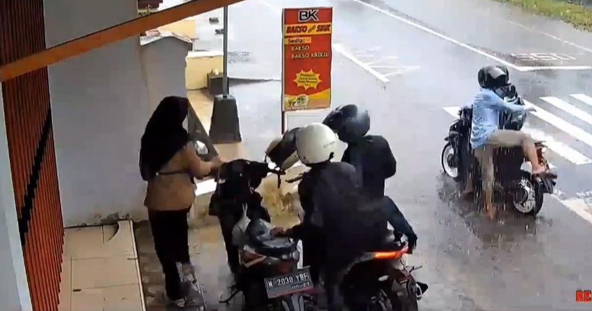 Begal Nekat di Siang Bolong! Motor Siswa Disikat Saat Berteduh Dekat Sekolah