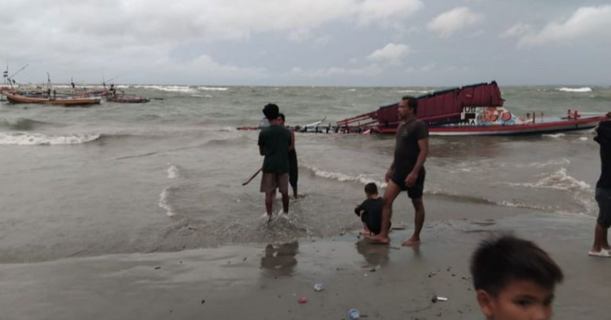 Kapal Wisatawan dari Pulau Tikus ke Pantai Malabero Bengkulu Tenggelam, Tujuh Orang Meninggal Dunia