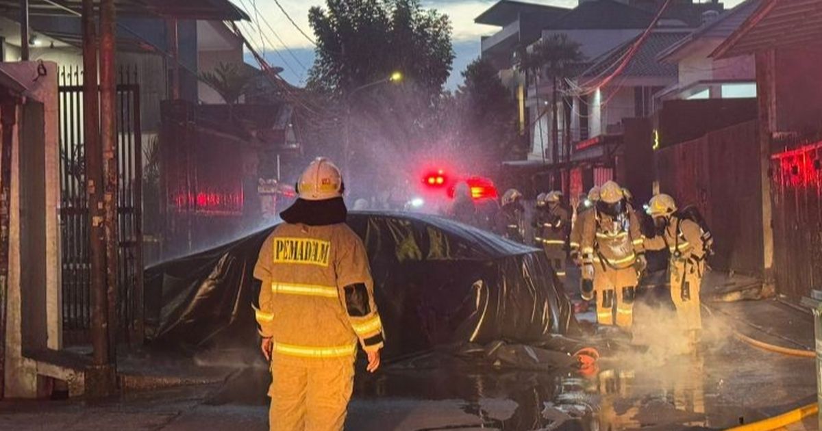 Mobil Listrik BYD Seal Terbakar di Jakarta Barat, Diduga Karena Korsleting Baterai