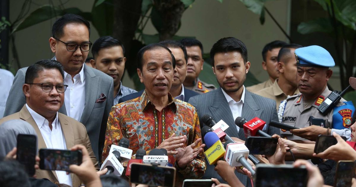 Terungkap, Ini Barang Bukti yang Dibawa Jokowi saat Buat Laporan Tuduhan Ijazah Palsu