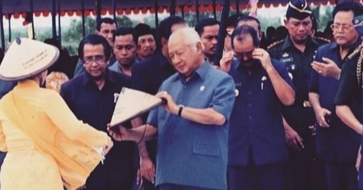 Dua Sisi Lain Soeharto dari Mata Orang-Orang Dekatnya