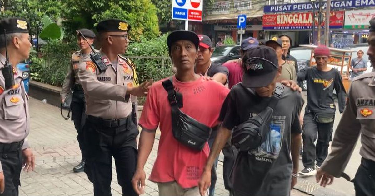 Aksi TNI Polri Ringkus Preman hingga Bongkar Posko Ormas di Jaksel
