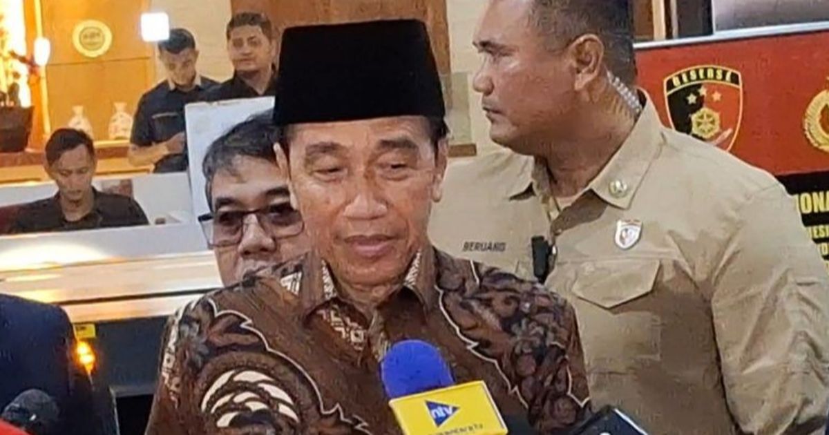 VIDEO: Tatapan Tajam Jokowi Disinggung Bakal Cabut Laporan Terhadap Roy Suryo Dkk di Polda Metro