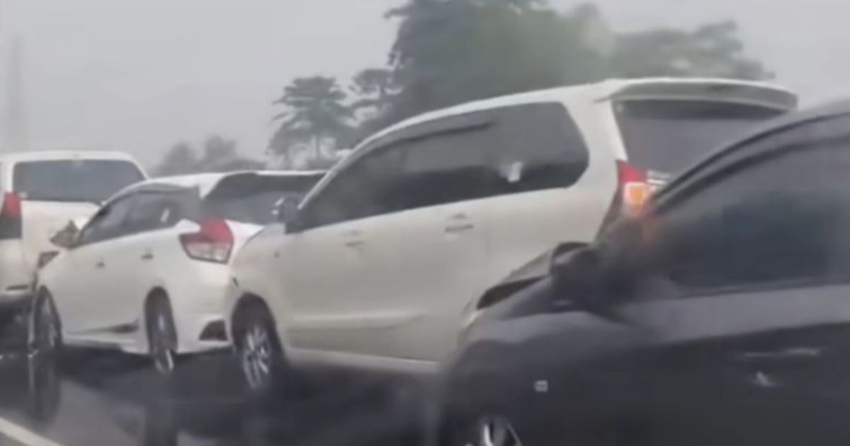 5 Mobil Terlibat Tabrakan Beruntun di Tol Cileunyi Bandung